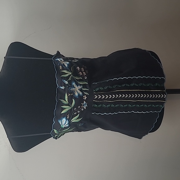 BCBG Women's Top - Picture 9 of 9